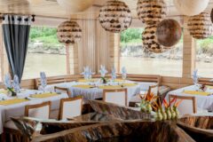 Peru – Amazon – Delfin II – dining room