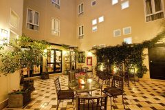 Peru – Cusco – Los Portales Hotel Cusco – patio (1)