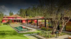 Peru – Sacred Valley – Sol y Luna Hotel – piscina-01