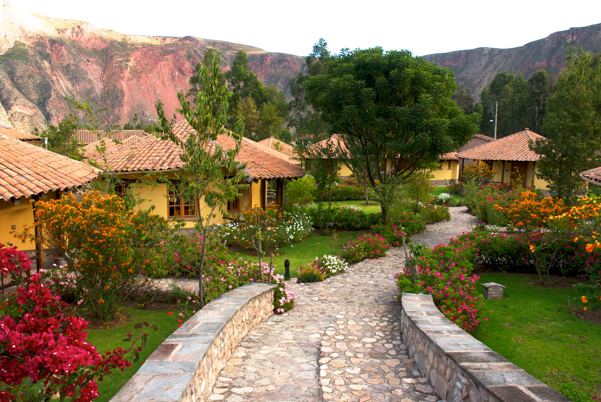 perhtl46_Urubamba_hotelsolyluna_web_freewithcredit (1) perhtl46_Urubamba_hotelsolyluna_web_freewithcredit (1)