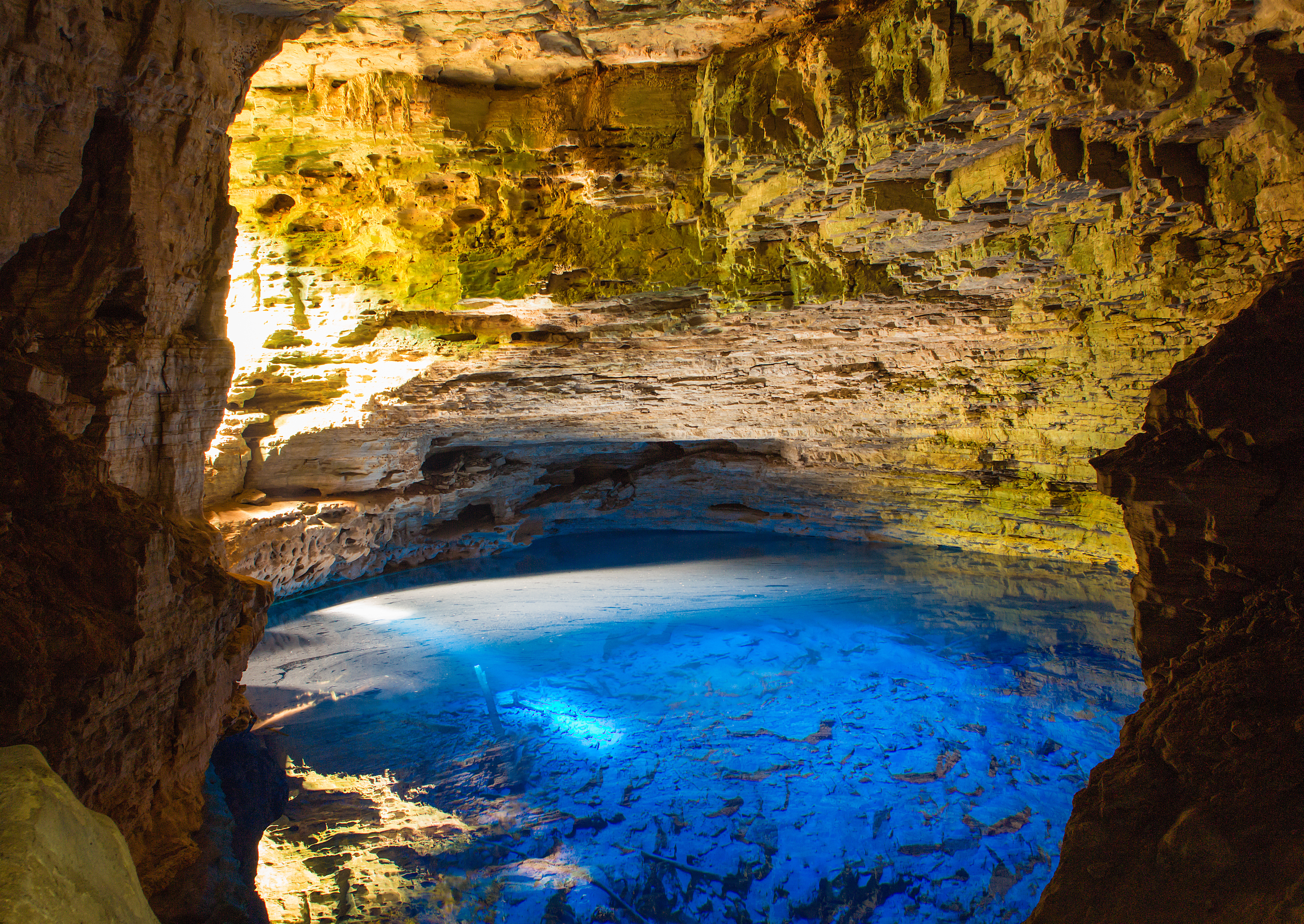BRA_ChapadaDiamantina_Cave_Shutterstock_341947994