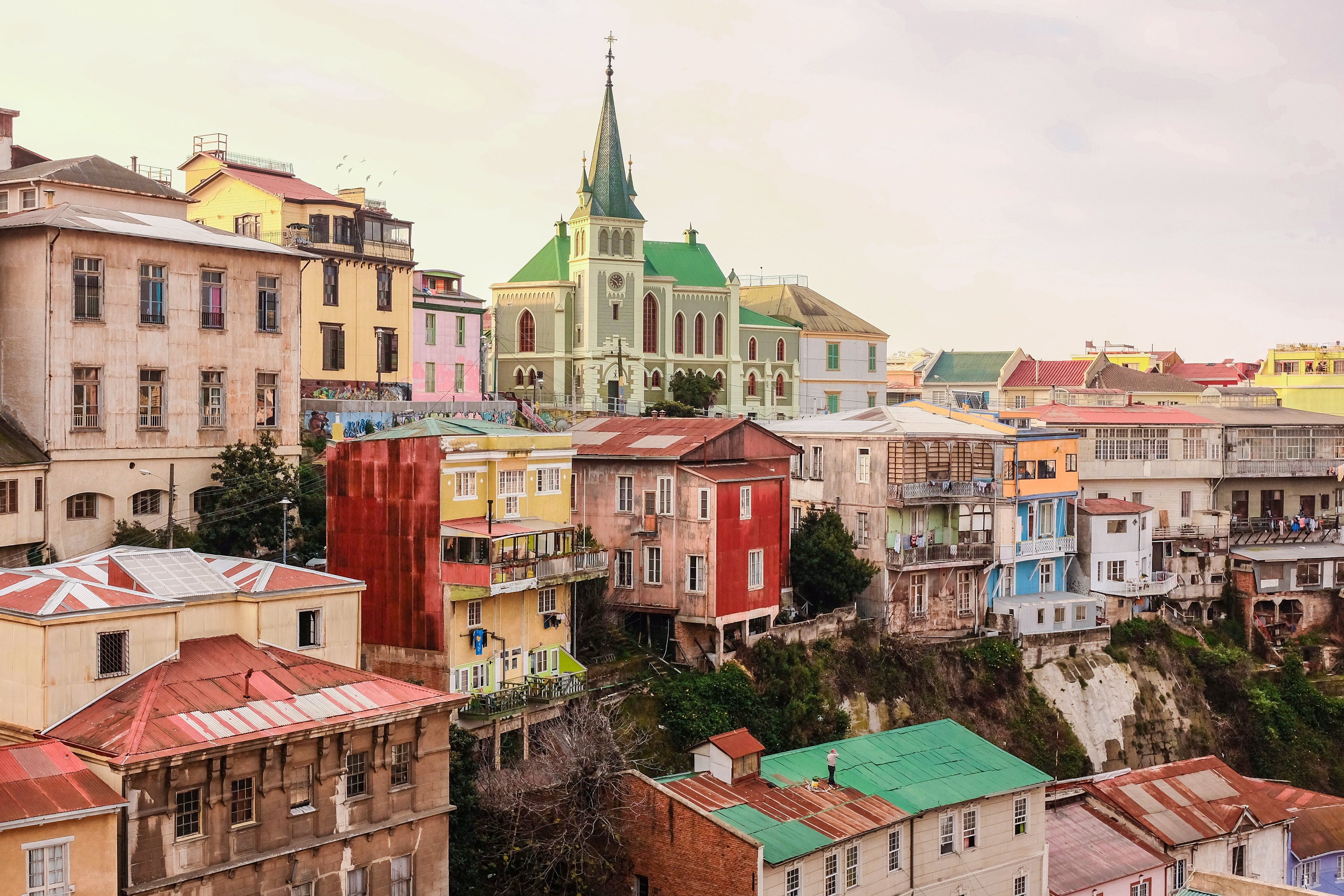 Walking tour of Valparaiso