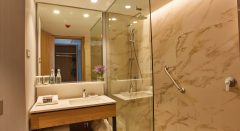 PER_Lima_DELUXE-QUEEN-BAÑO