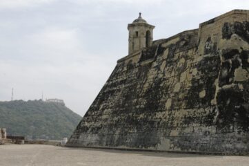 COL_Cartagena_SanFelipeCastle_LMF_staff