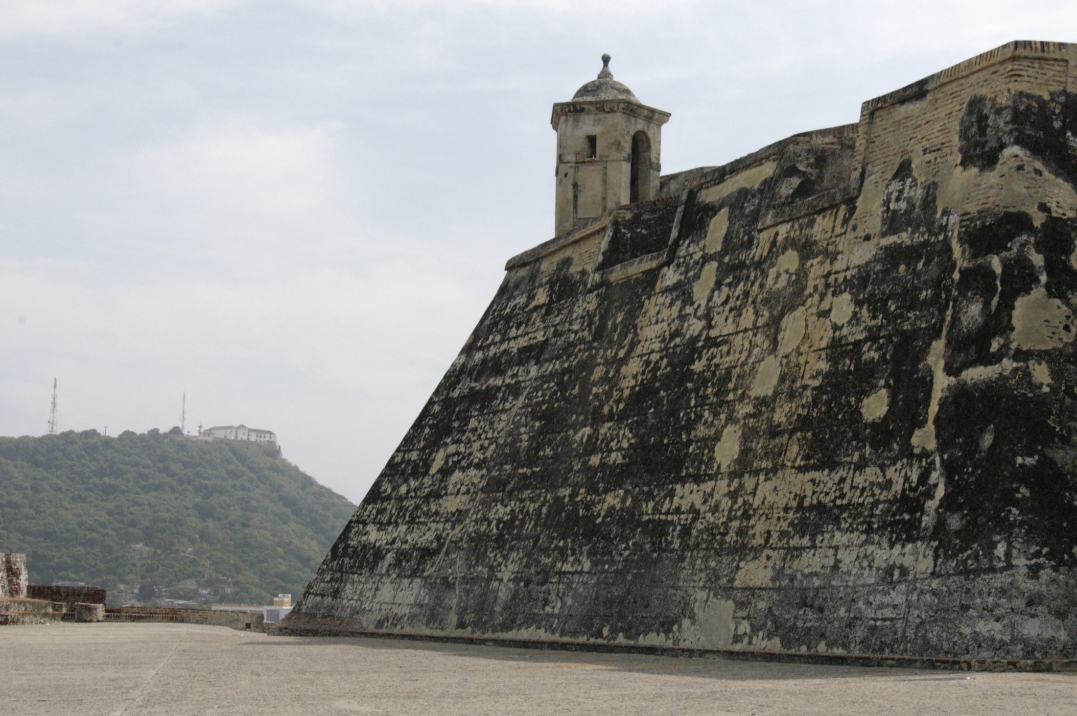 COL_Cartagena_SanFelipeCastle_LMF_staff