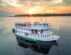 AMAZON NATURE TOURS ©