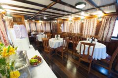 AMAZON NATURE TOURS ©