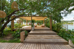 Honduras_Barefoot Cay_Grounds copy