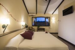 Guest room at Hotel Patio Del Malinche