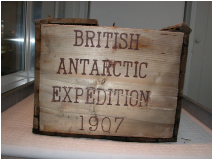 Original cases of Mackinlays Rare Old Highland Malt Whisky after their discovery in 2007 (4) Original cases of Mackinlays Rare Old Highland Malt Whisky after their discovery in 2007 (4)