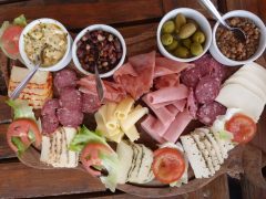 Arg_food_and_wine_dn_free