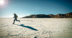 Bolivia_UyuniSaltFlats_Runner_TomParrott