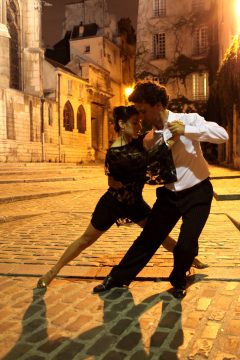 LATAM_Top3LatinAmericanRadioStations_Shutterstock