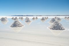 BOL_Uyuni_shutterstock110990561_freewithcredit