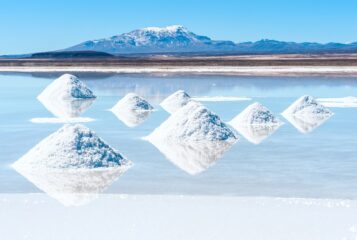 Bolivia_SouthernBolivianaltiplano_UyuniArea_Uyunisaltflats_ShutterStock-8