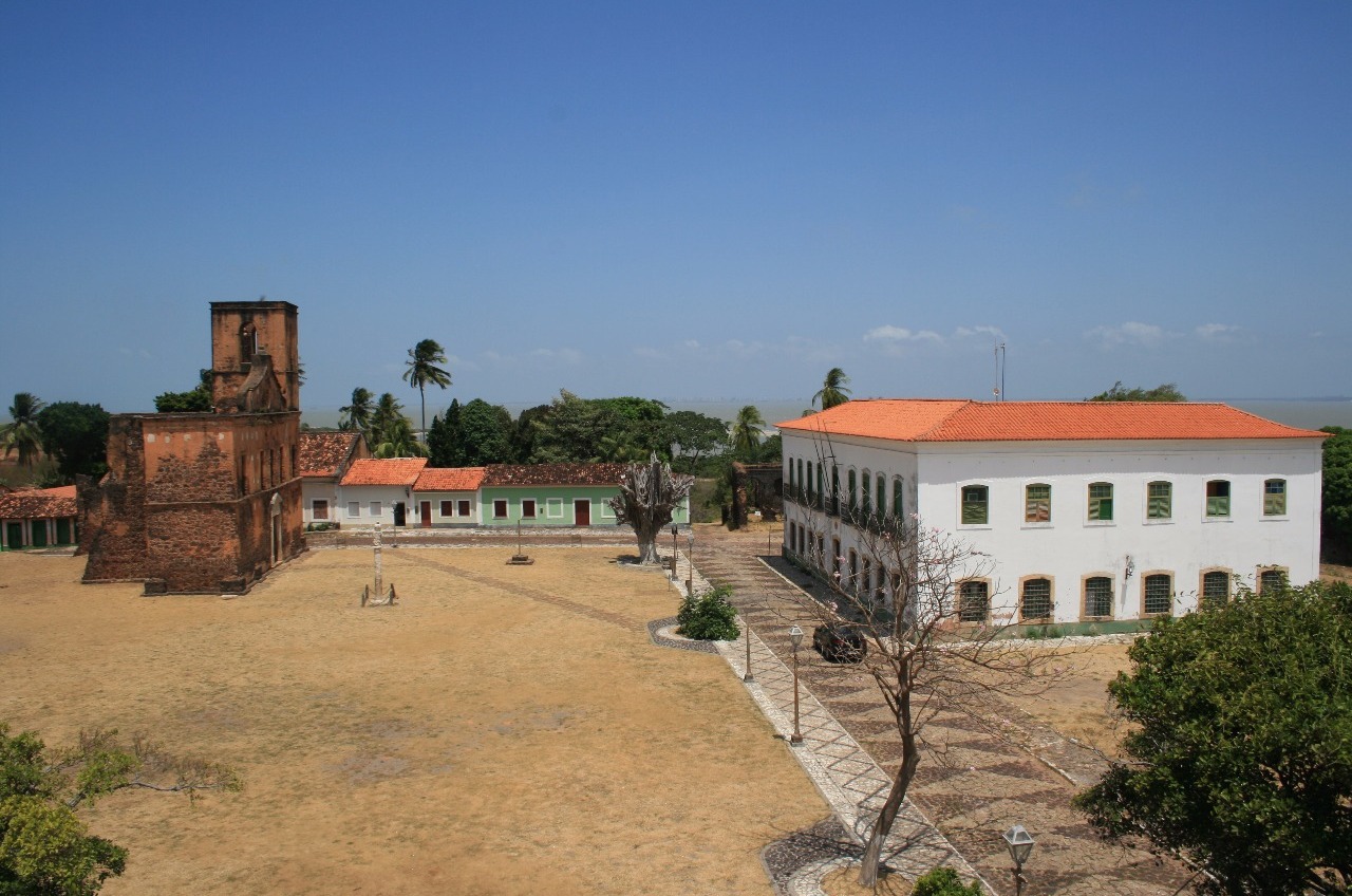 BRA_Alcantara_MainSquare_AlanChapman_free