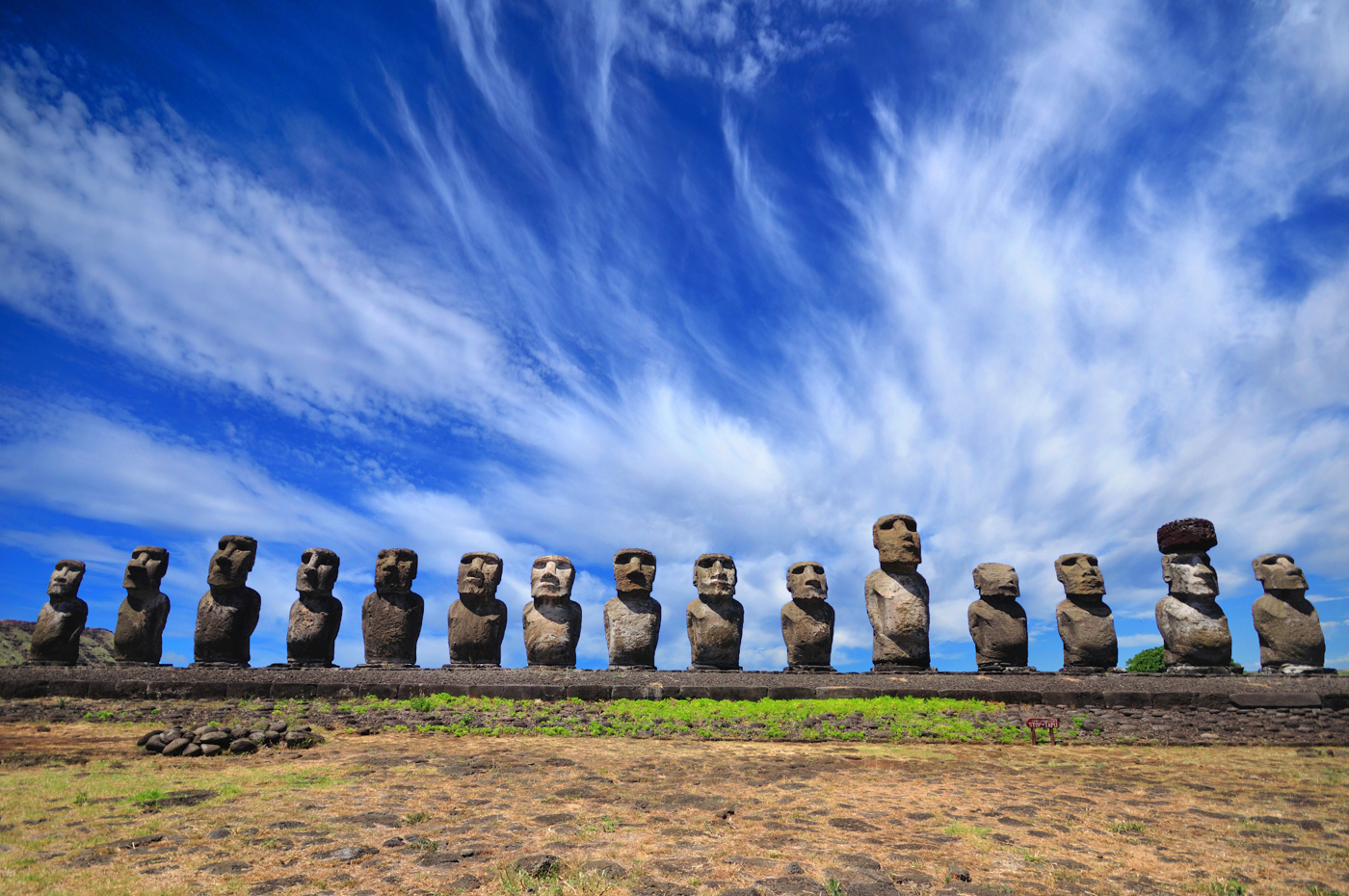 CHI_Easter Island_shutterstock_149061368_freewithcredit
