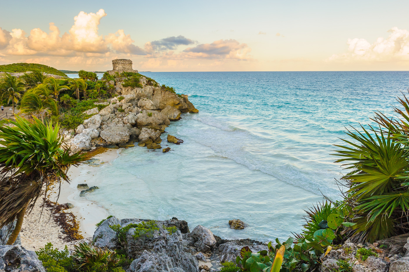 MEX_Tulum_Ruin_Shutterstock147294341_freewithcredit