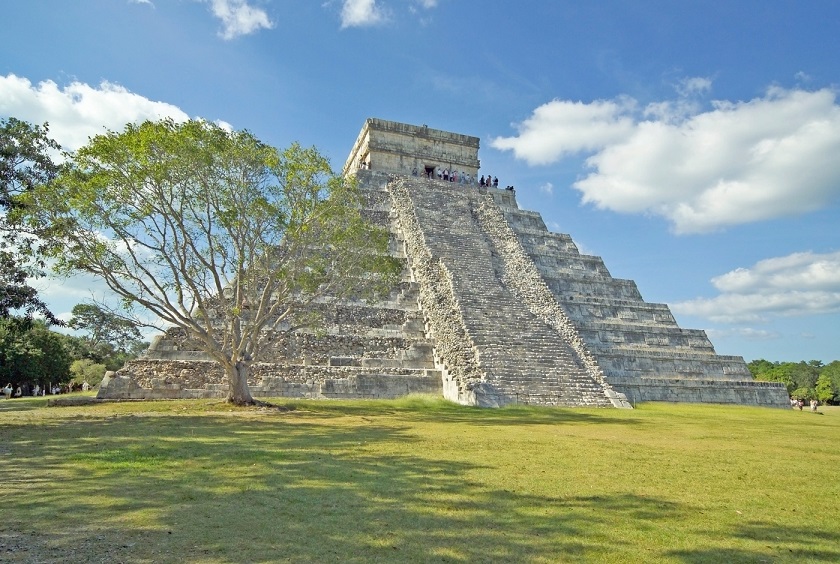 Mexico_YucatanPeninsula_ChichenItza_iStock (1)