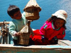 PER_LakeTiticaca_UrosChildren_JH_Free
