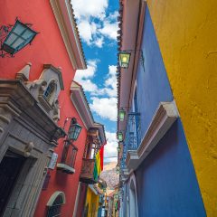 bol03-lapazcitytour-free-istock