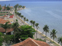 CUB05_WalkingTourOfCienfuegos_Free