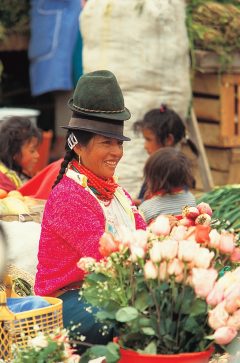 ecu06-visit-a-traditional-andean-market-free-metro