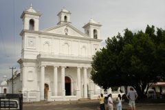sal01-walking-in-suchitoto-free-ra-1