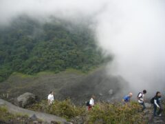 sal03-volcano-walking-n-cerro-verde-free-ra