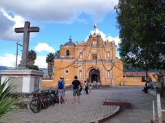 gua03-cycling-in-the-foothills-of-volcanoes-free