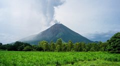 nic10-climb-an-active-volcano-free-ra
